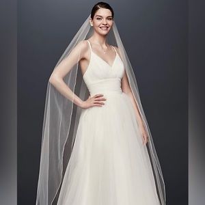 David’s Bridal - Plain Chapel Length Veil in Ivory